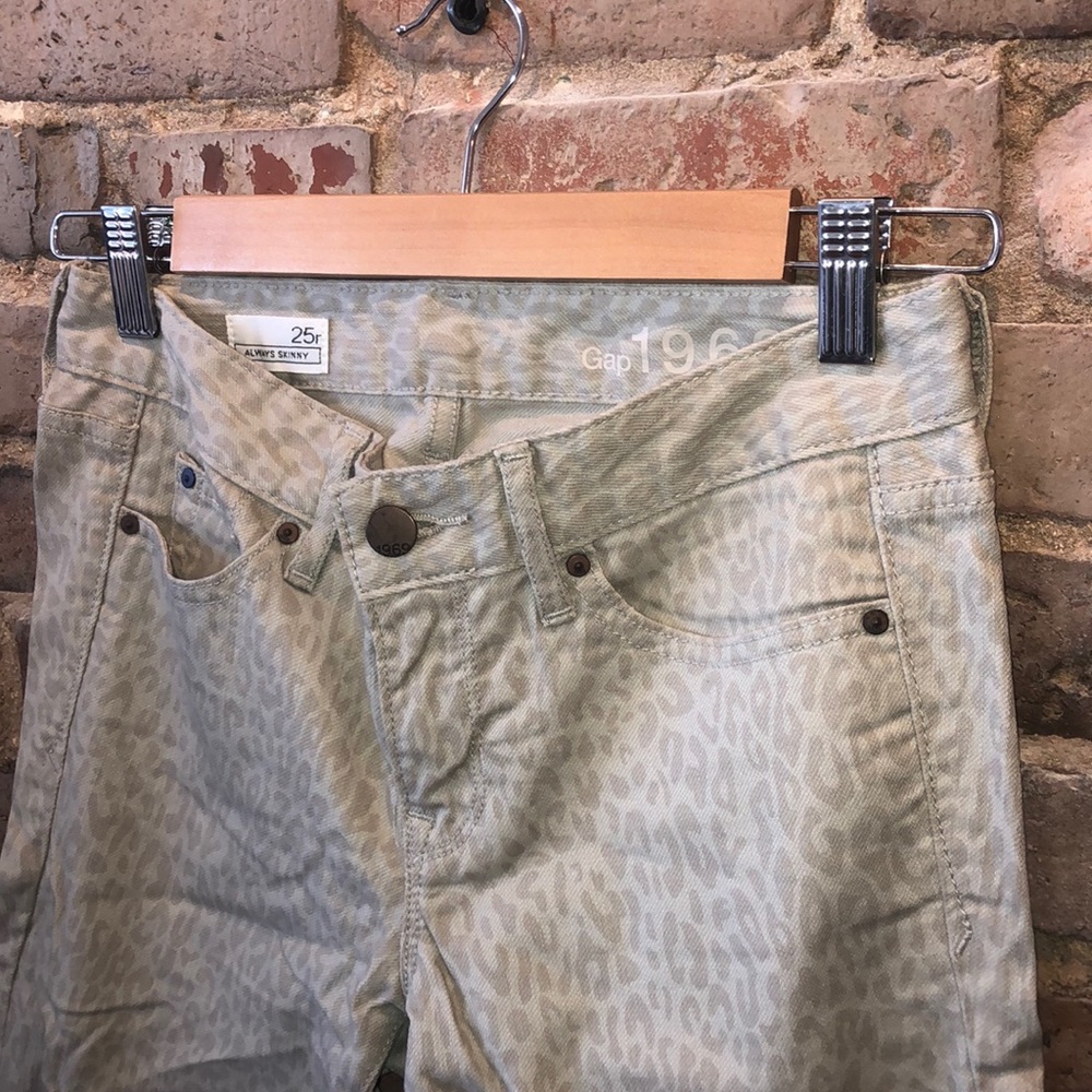 Jeans With Subtle Leopard Print - image 1